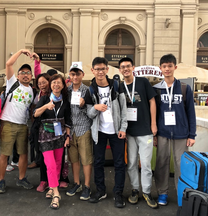 本系陳錦翠教授率團參加2019年第30屆國際生物奧林匹亞競賽，代表我國參賽的4名學生獲得3金、1銀，國際排名為第4名圖片