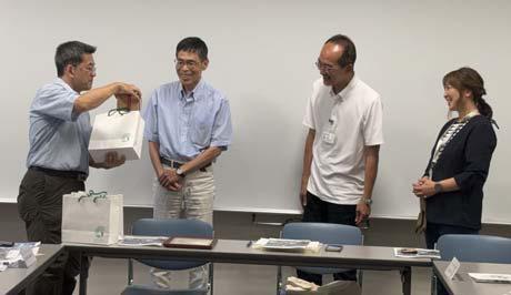 生物資源學院院長(中澤伸重)及多位教授(櫻井健一、木村惠)與同學會面(致詞及自我介紹)